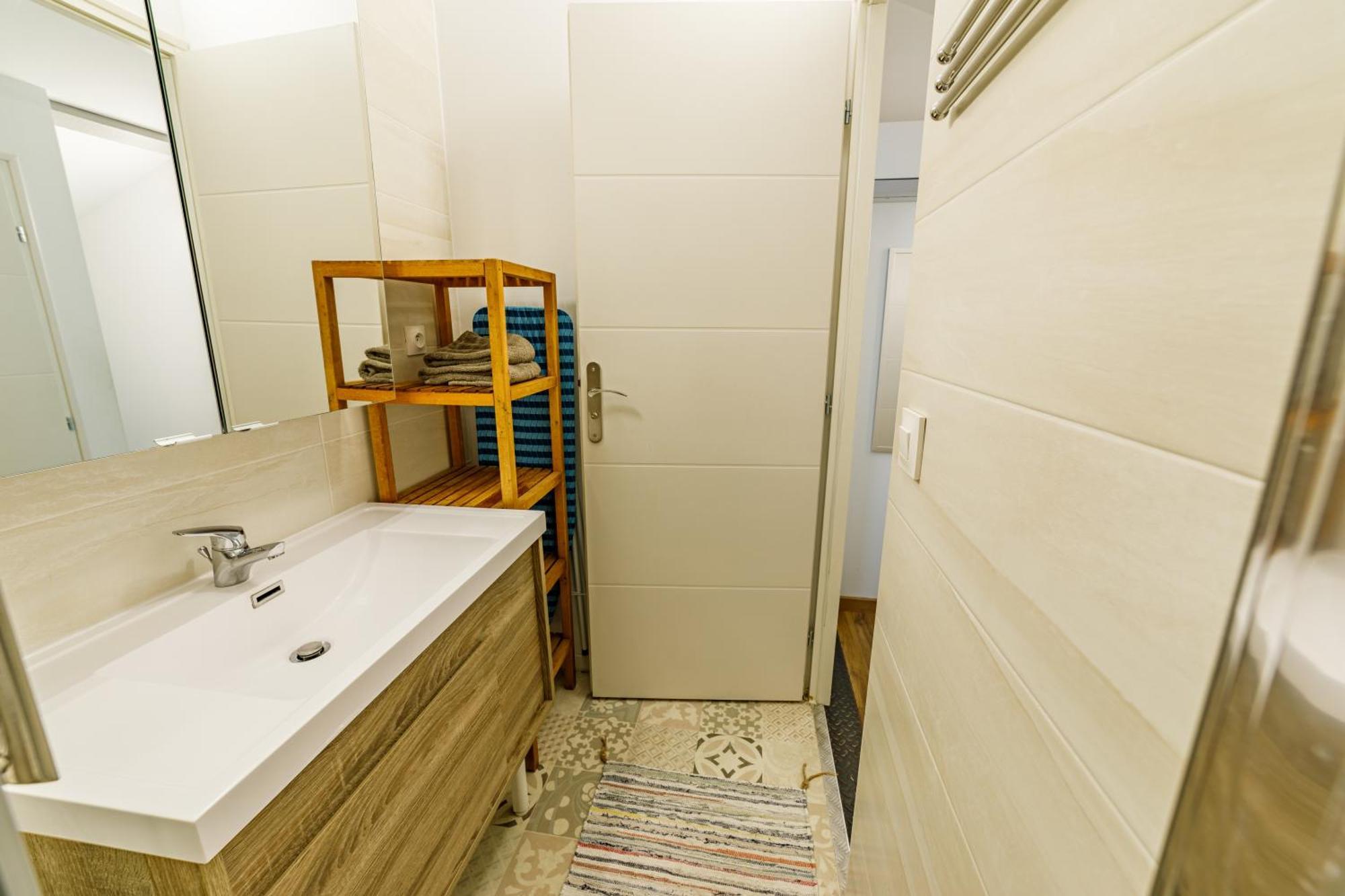 T3 Residence De Tourisme Voltaire Hyères Exteriör bild